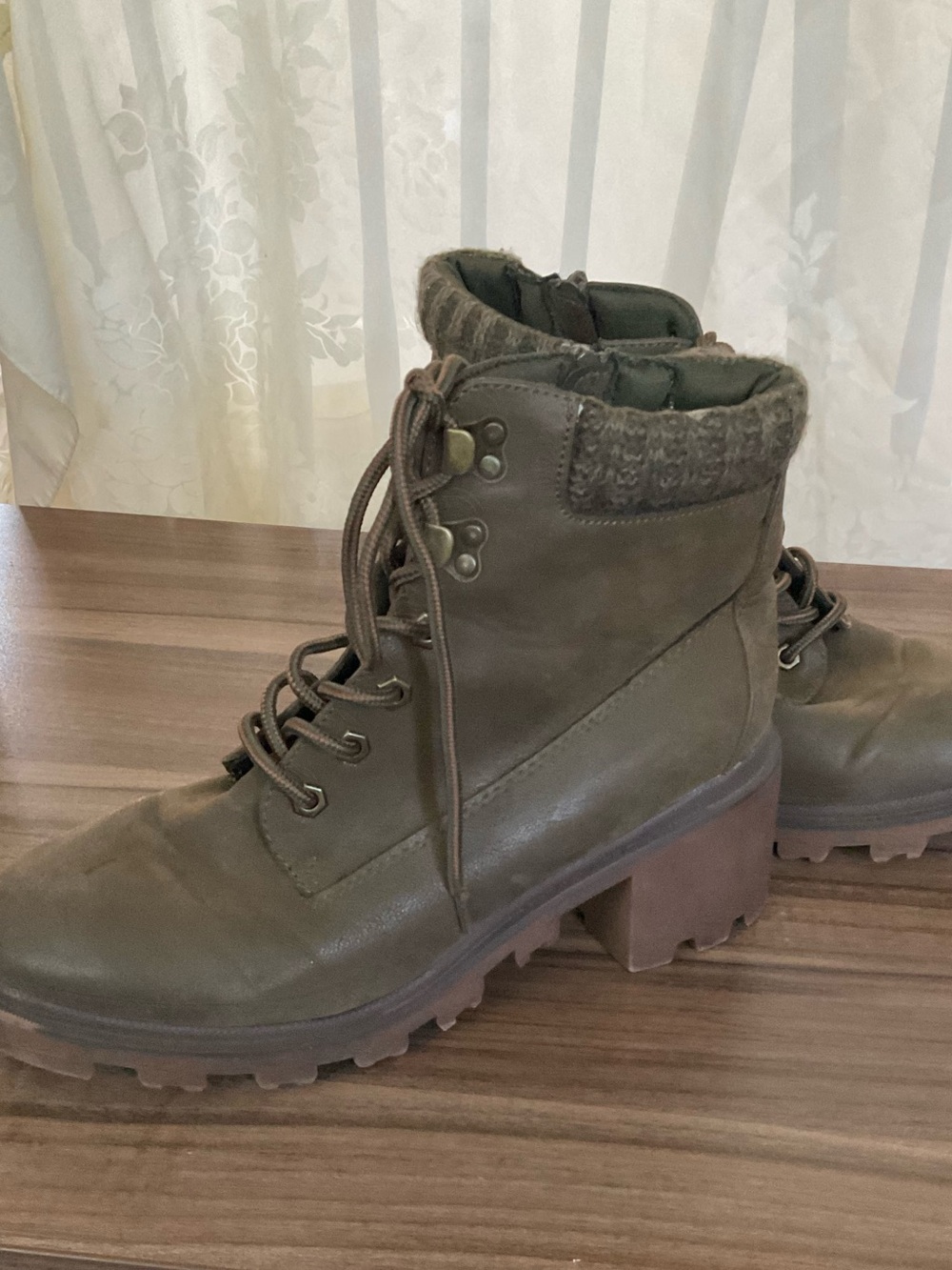 Target Women’s Lace Up Combat Hiking Boots Olive Brown Size 10 Chunky Heel